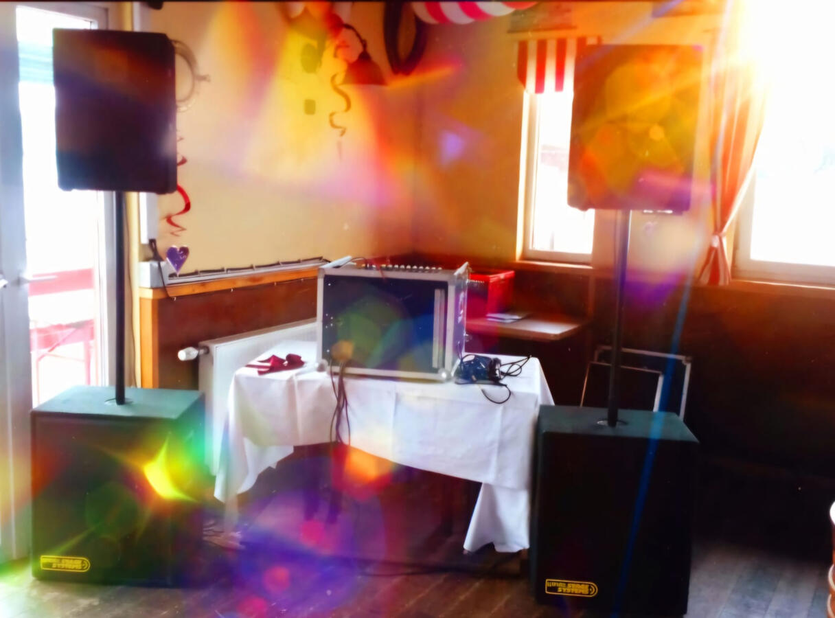 Soundanlage 2 x 800 Watt … 2 x Subwoofer … 2 x Tops … Referenz Alte Liebe Köln